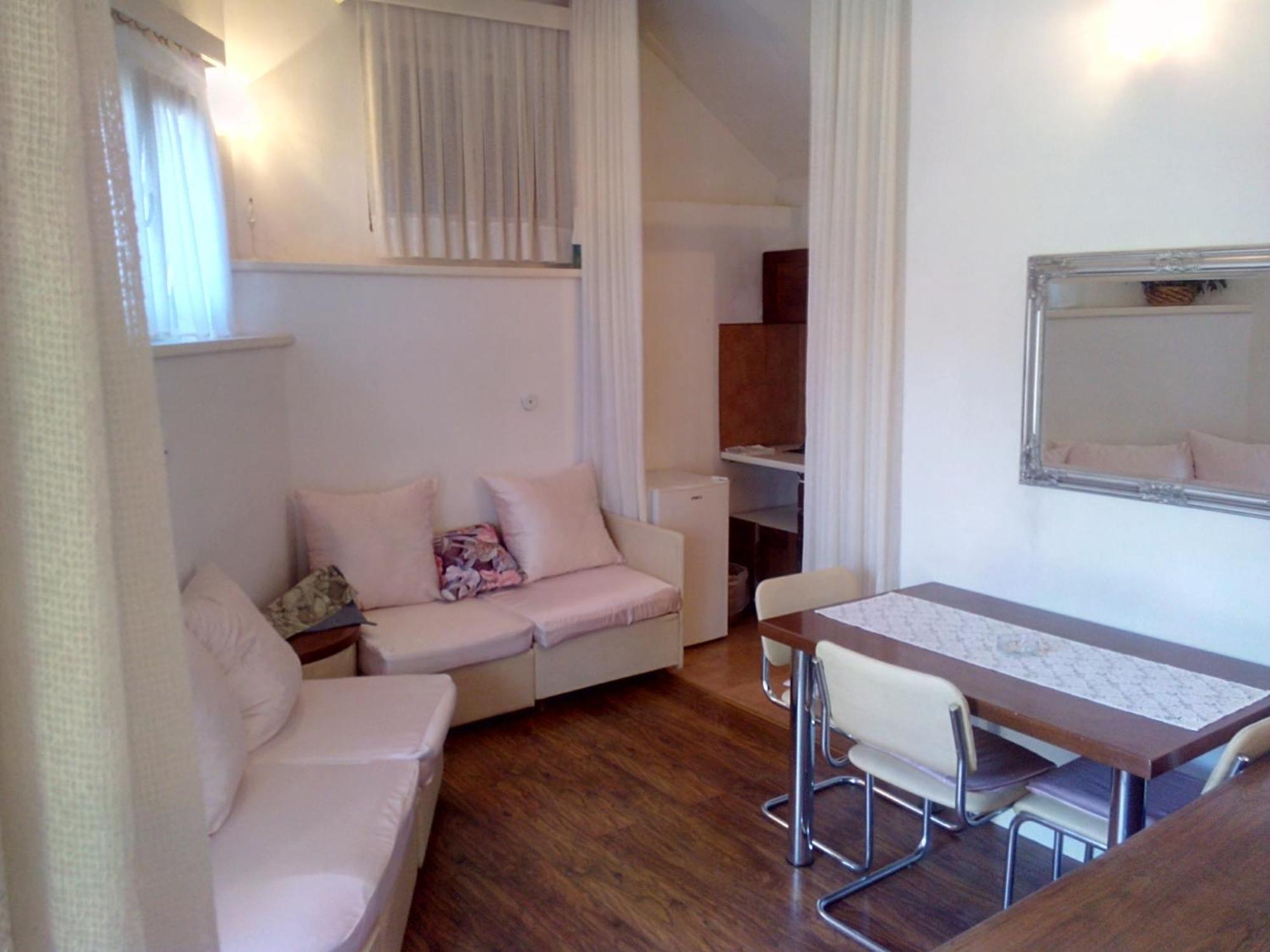 Collins Apartments Pula Habitación foto