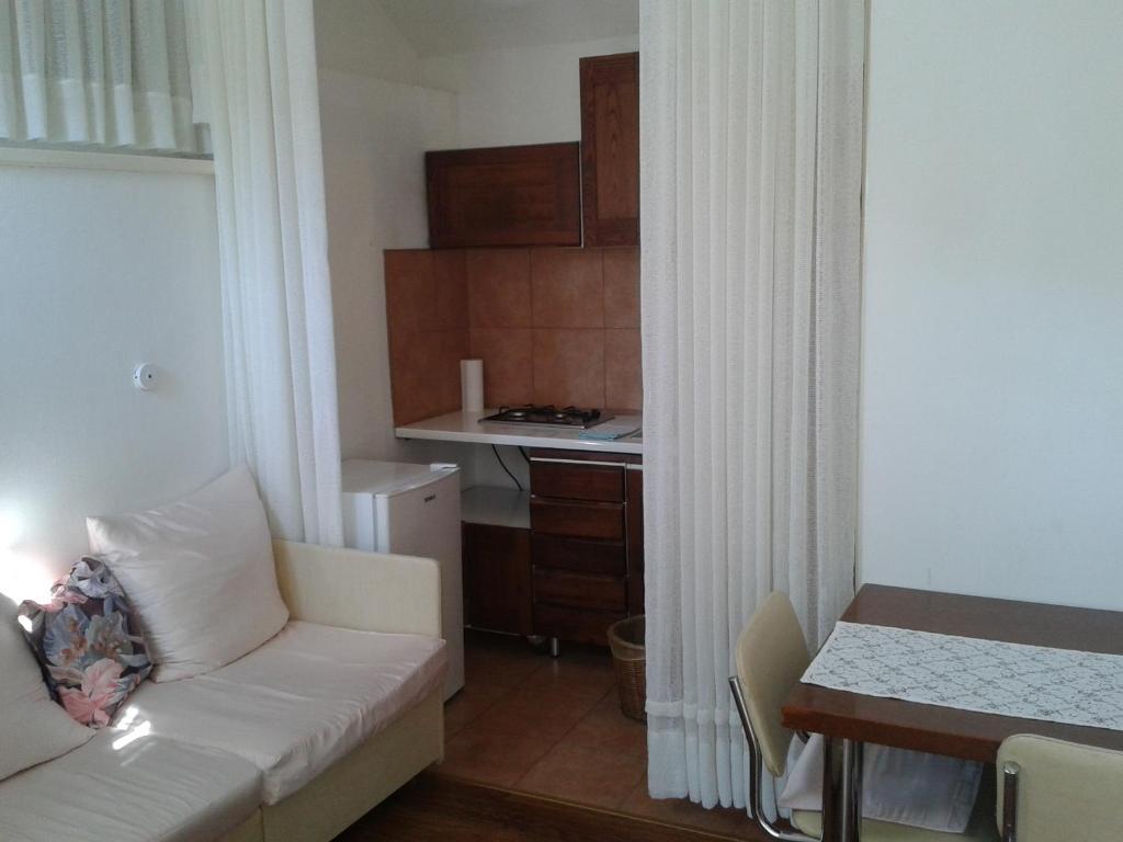 Collins Apartments Pula Habitación foto